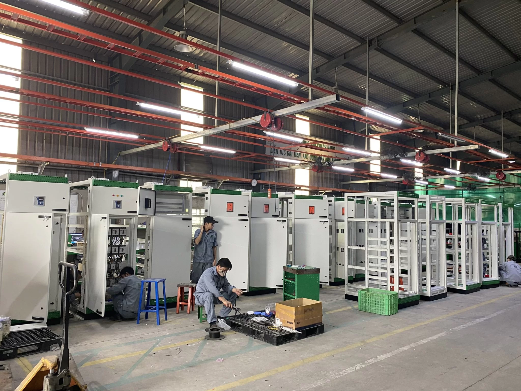 Sản xuất thang máng cáp<br> tiến độ nhanh, bền đẹp